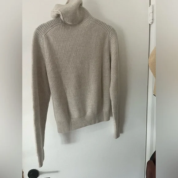 Aritzia wool turtleneck - Picture 2 of 7